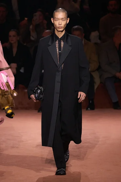 Look 77